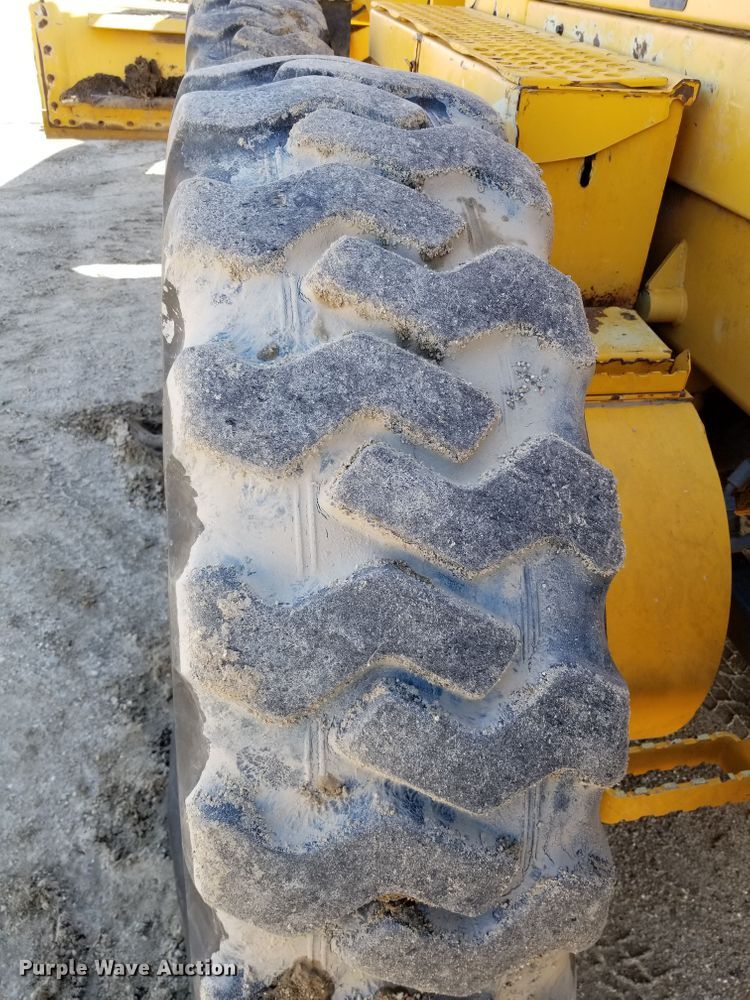 image for item FU9549 Volvo G946 motor grader