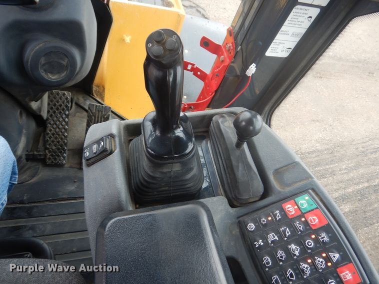 image for item FU9579 2013 John Deere 644K wheel loader