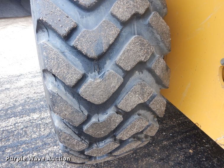 image for item FU9579 2013 John Deere 644K wheel loader