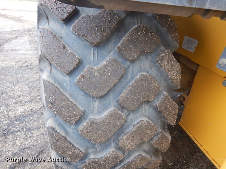 image for item FU9579 2013 John Deere 644K wheel loader