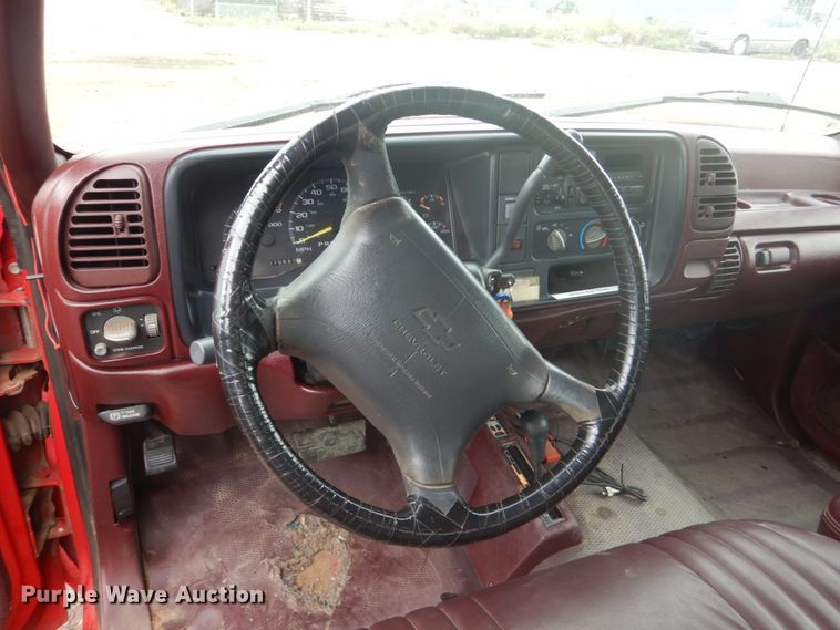 image for item FU9580 1996 Chevrolet K1500 Ext. Cab pickup truck