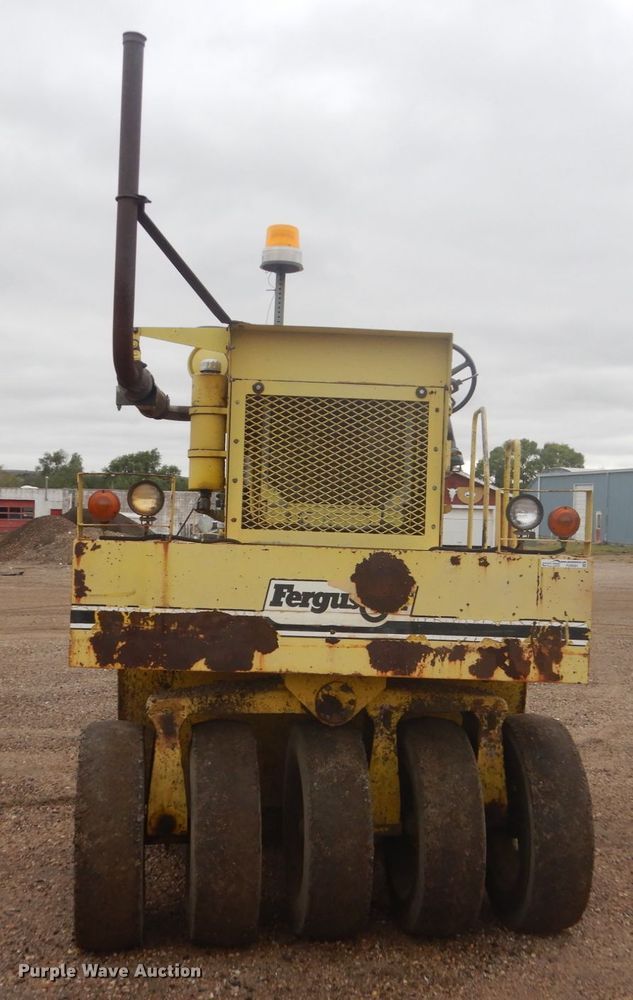 image for item FU9581 Ferguson SP-912 pneumatic roller