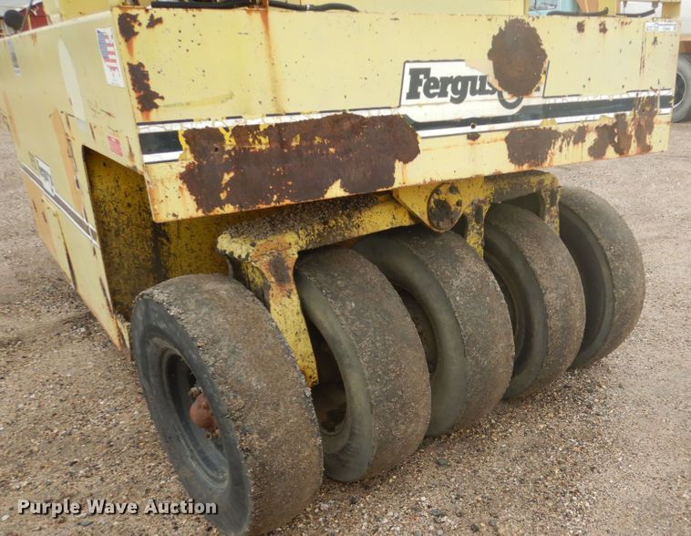 image for item FU9581 Ferguson SP-912 pneumatic roller