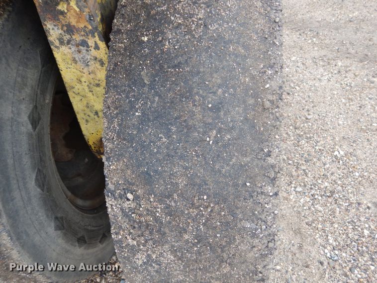 image for item FU9581 Ferguson SP-912 pneumatic roller