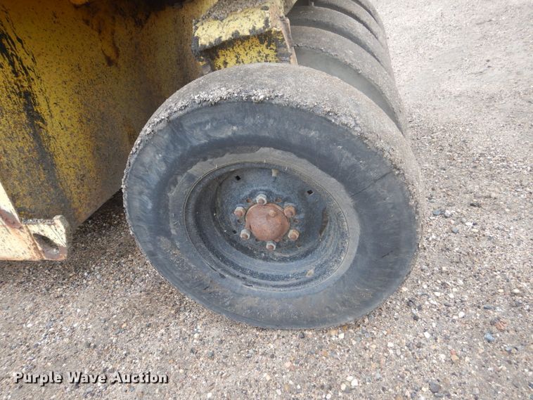 image for item FU9581 Ferguson SP-912 pneumatic roller