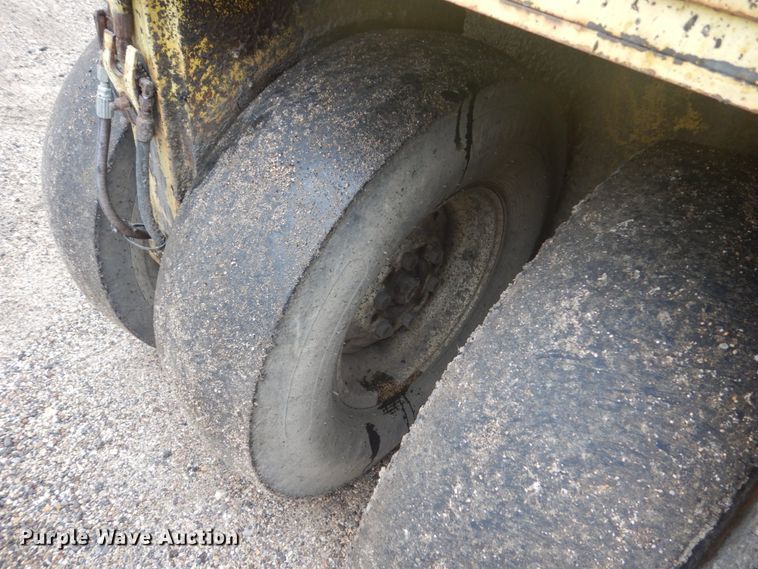 image for item FU9581 Ferguson SP-912 pneumatic roller