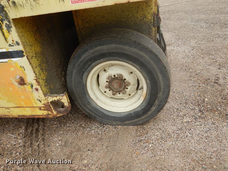 image for item FU9581 Ferguson SP-912 pneumatic roller