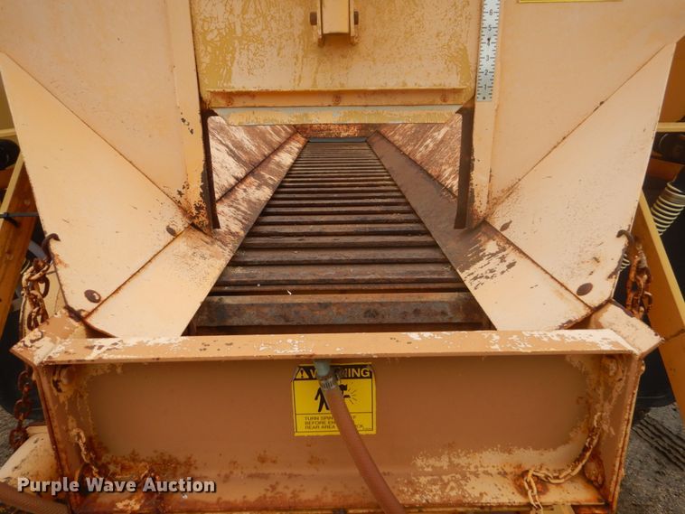 image for item FU9582 1997 International 4700 spreader truck