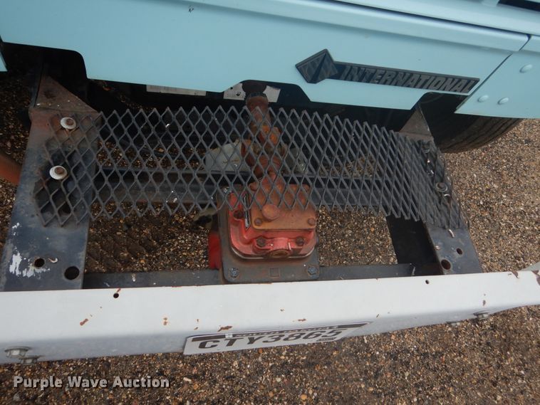 image for item FU9582 1997 International 4700 spreader truck