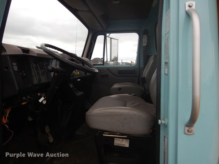 image for item FU9582 1997 International 4700 spreader truck