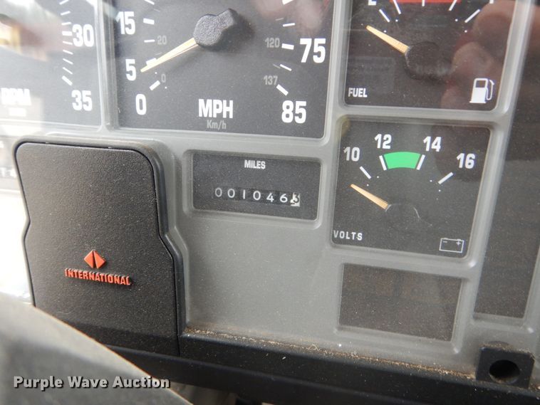 image for item FU9582 1997 International 4700 spreader truck