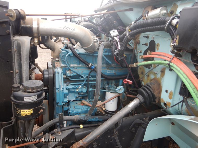 image for item FU9582 1997 International 4700 spreader truck