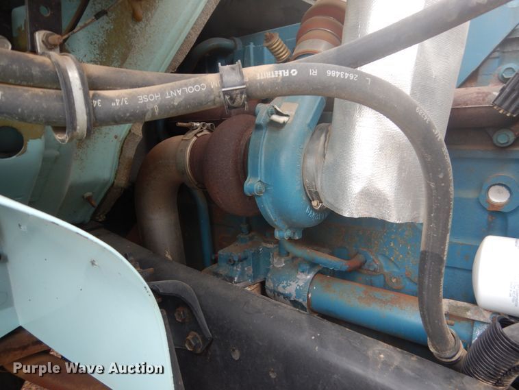 image for item FU9582 1997 International 4700 spreader truck