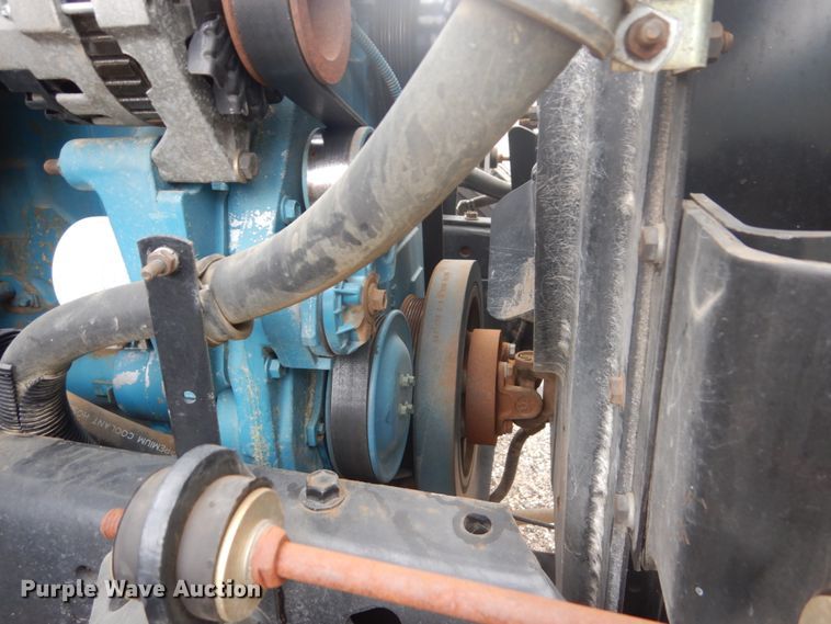 image for item FU9582 1997 International 4700 spreader truck