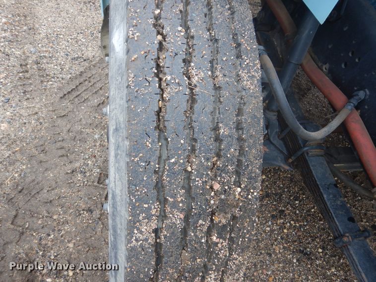 image for item FU9582 1997 International 4700 spreader truck