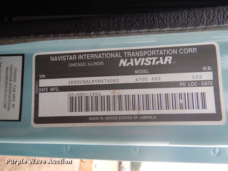 image for item FU9582 1997 International 4700 spreader truck