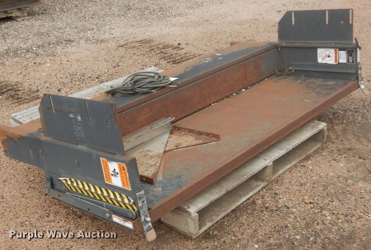 image for item FU9586 Eagle Lift 38X64 end gate lift