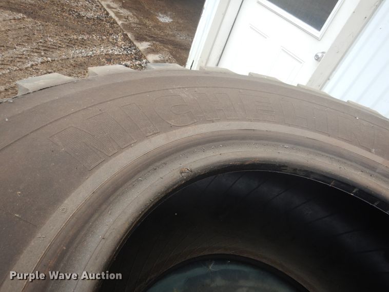 image for item FU9587 (4) Michelin 20.5-25 tires