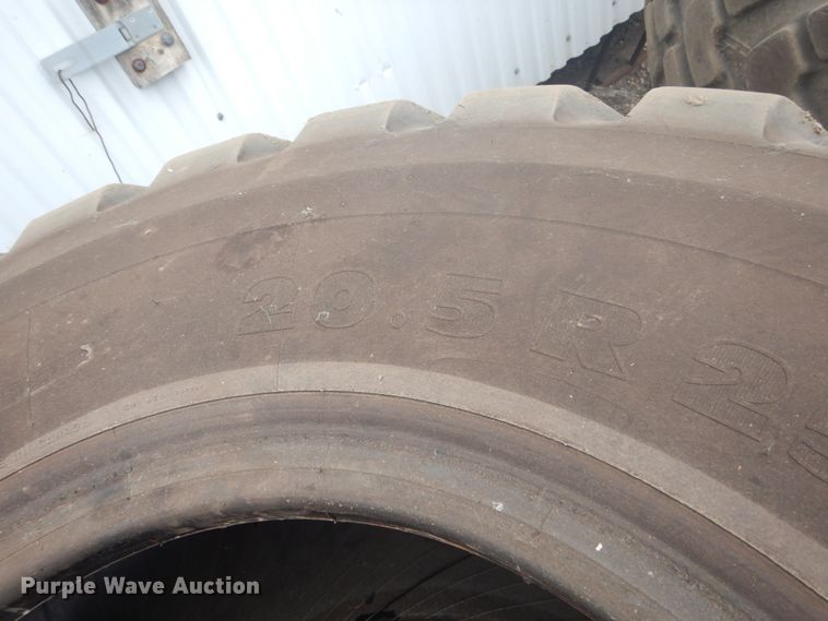 image for item FU9587 (4) Michelin 20.5-25 tires