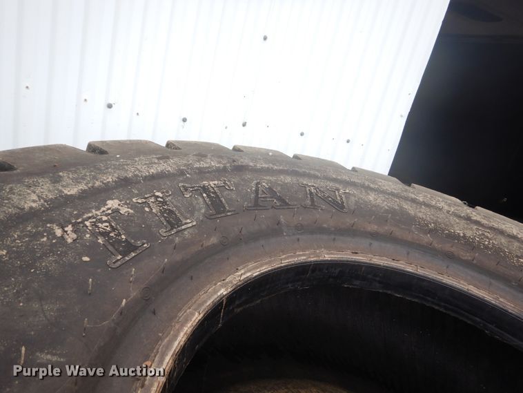 image for item FU9588 (4) Titan 20.5R25 tires