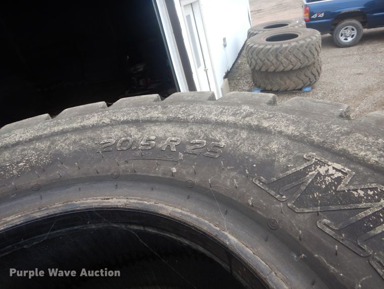 image for item FU9588 (4) Titan 20.5R25 tires