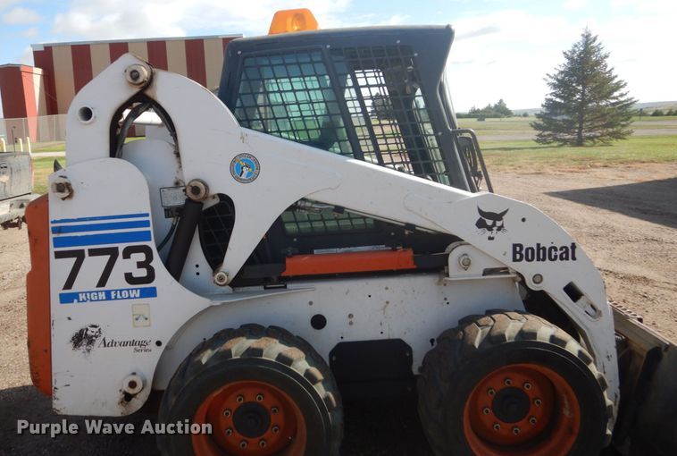 image for item FU9594 2000 Bobcat 773 skid steer