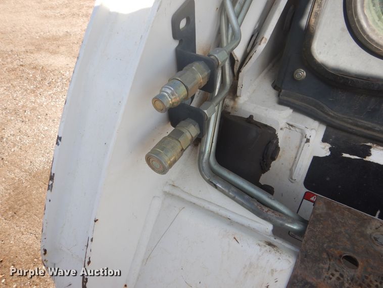 image for item FU9594 2000 Bobcat 773 skid steer