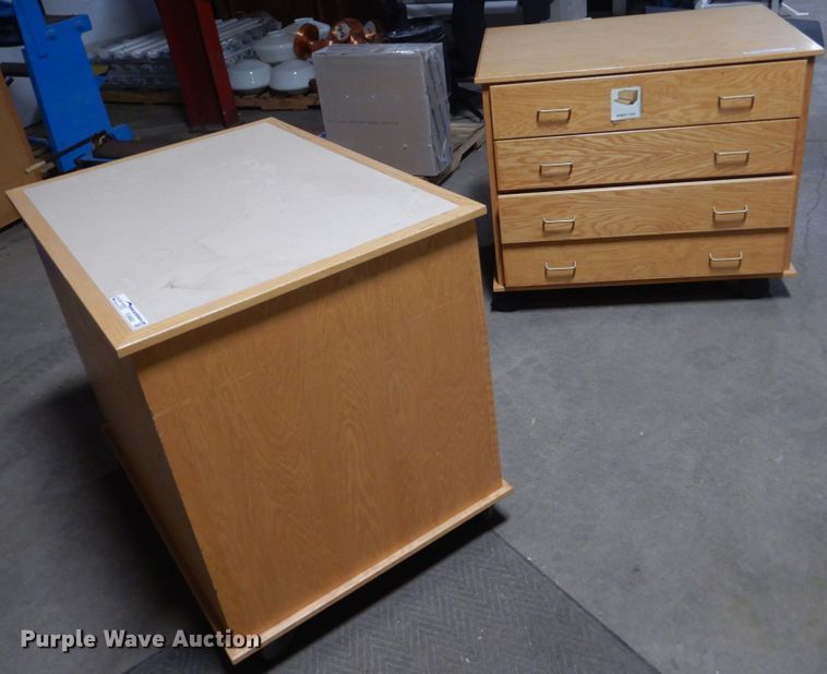 Furniture in Des Moines, IA Item FU9662 sold Purple Wave