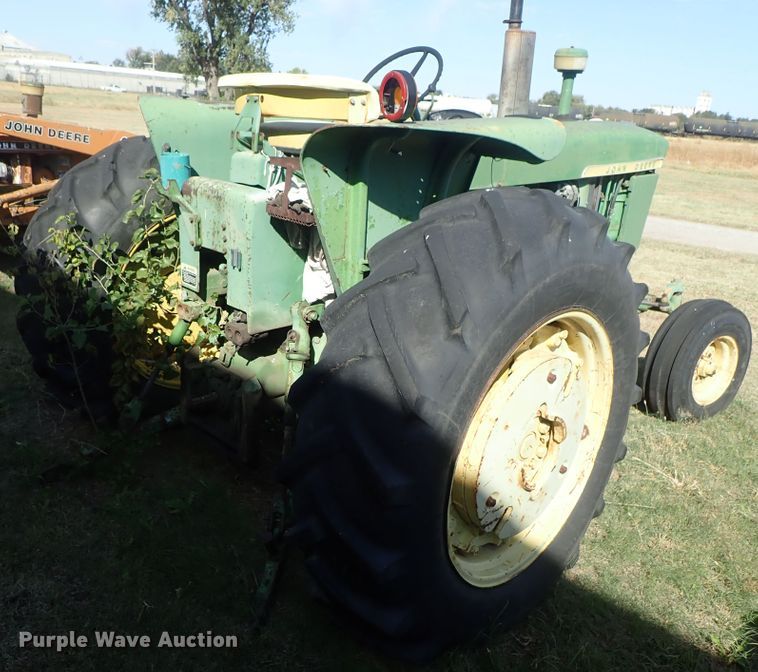 image for item GA9886 John Deere 3020 tractor