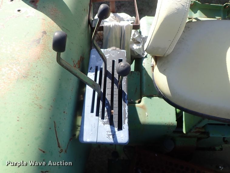 image for item GA9886 John Deere 3020 tractor