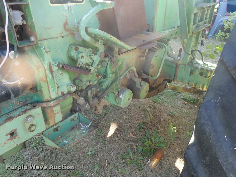 image for item GA9886 John Deere 3020 tractor