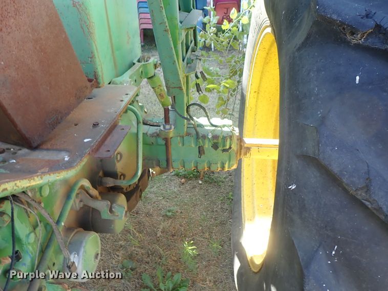 image for item GA9886 John Deere 3020 tractor