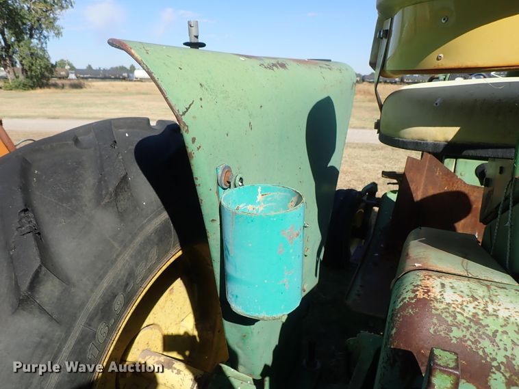 image for item GA9886 John Deere 3020 tractor