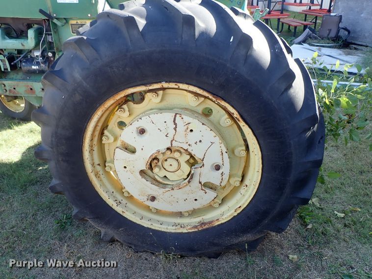 image for item GA9886 John Deere 3020 tractor