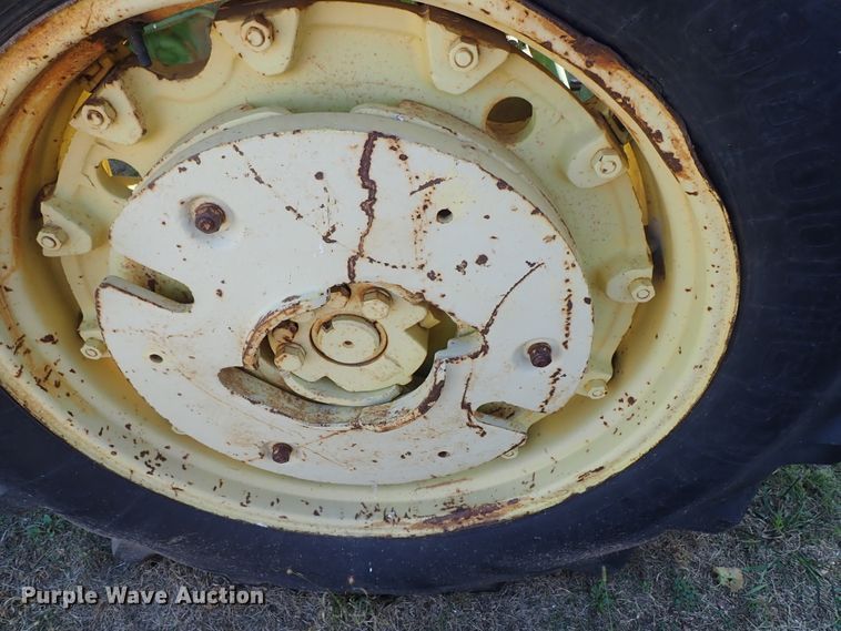 image for item GA9886 John Deere 3020 tractor