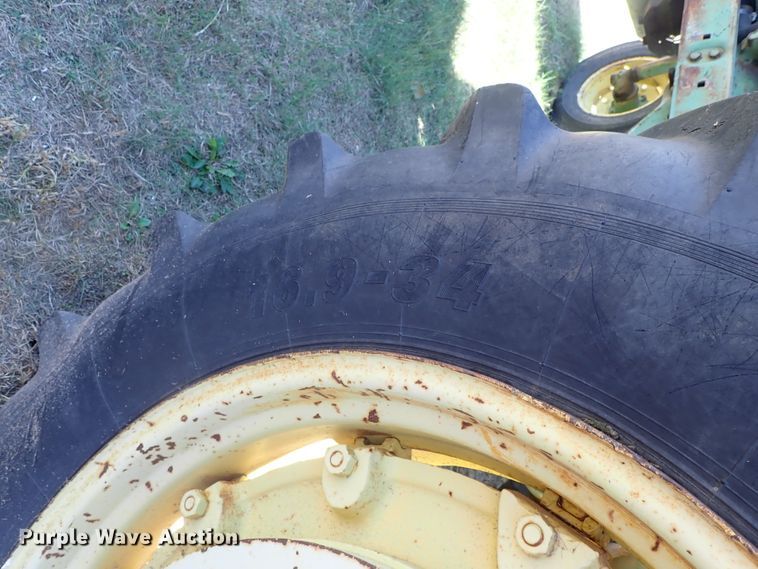 image for item GA9886 John Deere 3020 tractor