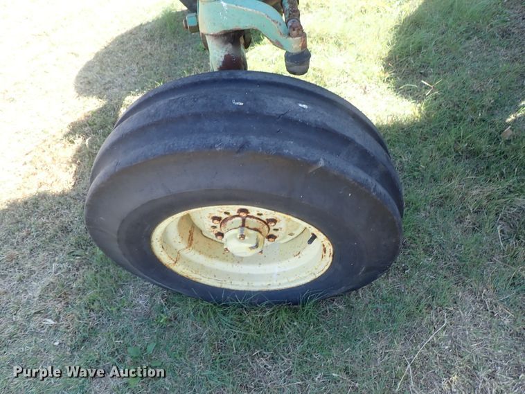 image for item GA9886 John Deere 3020 tractor