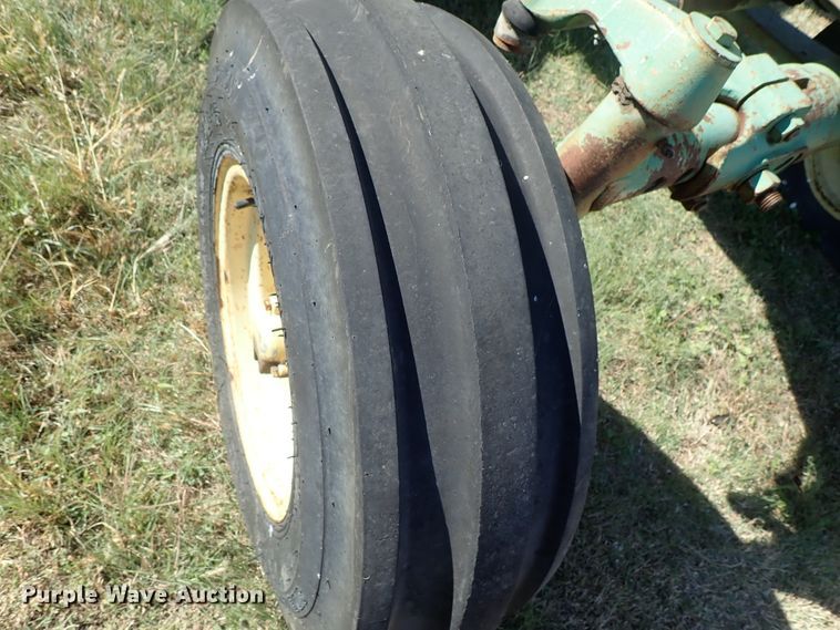 image for item GA9886 John Deere 3020 tractor