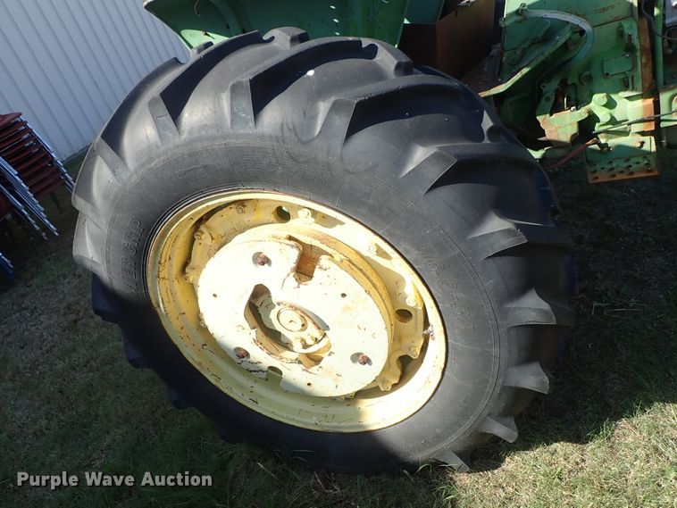 image for item GA9886 John Deere 3020 tractor