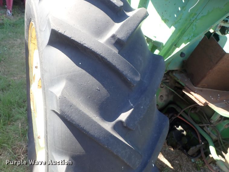 image for item GA9886 John Deere 3020 tractor