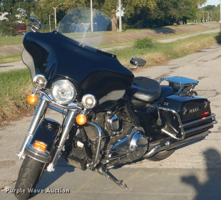 image for item GC9584 2010 Harley Davidson Electra Glide motorcycle