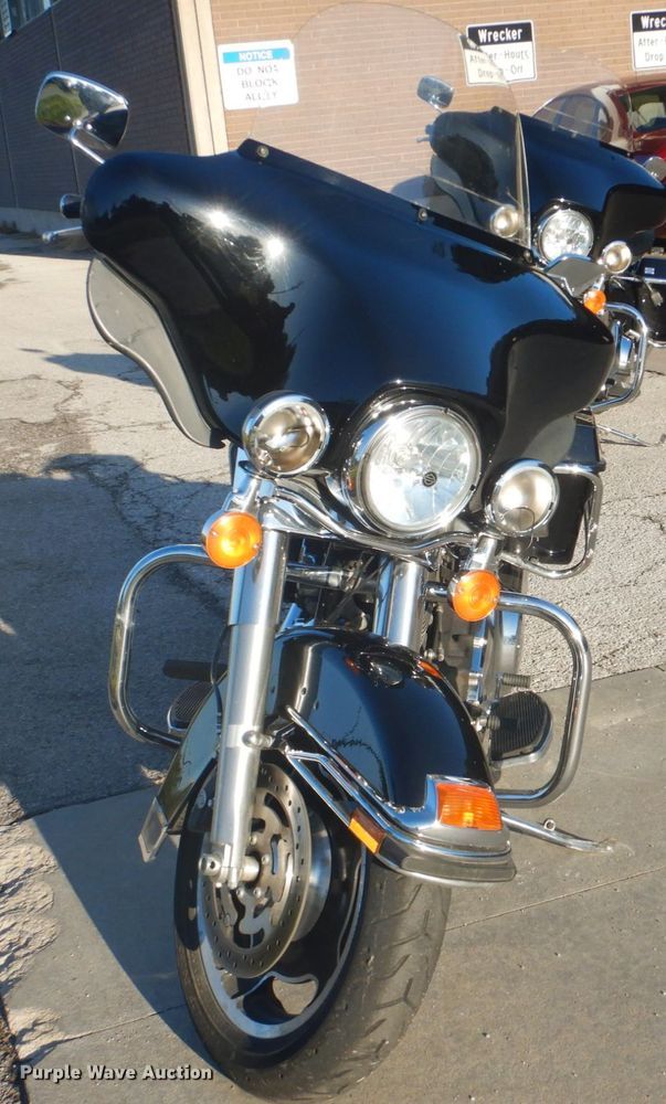 image for item GC9584 2010 Harley Davidson Electra Glide motorcycle