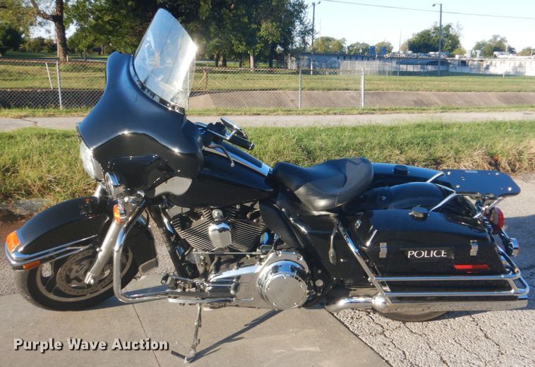 image for item GC9584 2010 Harley Davidson Electra Glide motorcycle