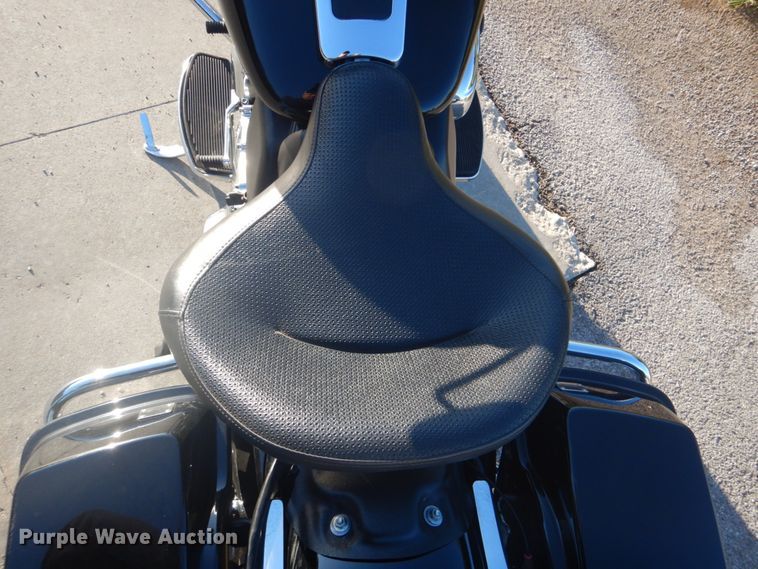 image for item GC9584 2010 Harley Davidson Electra Glide motorcycle