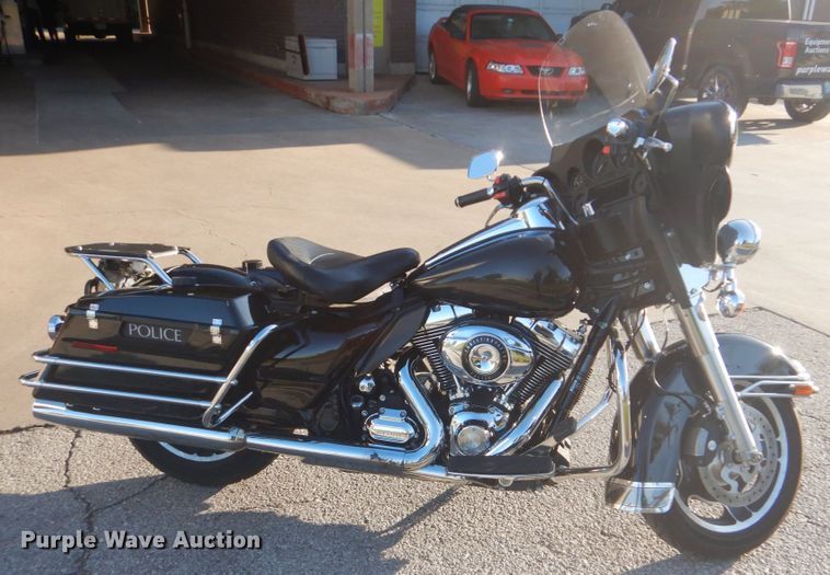 image for item GC9585 2011 Harley Davidson Electra Glide motorcycle