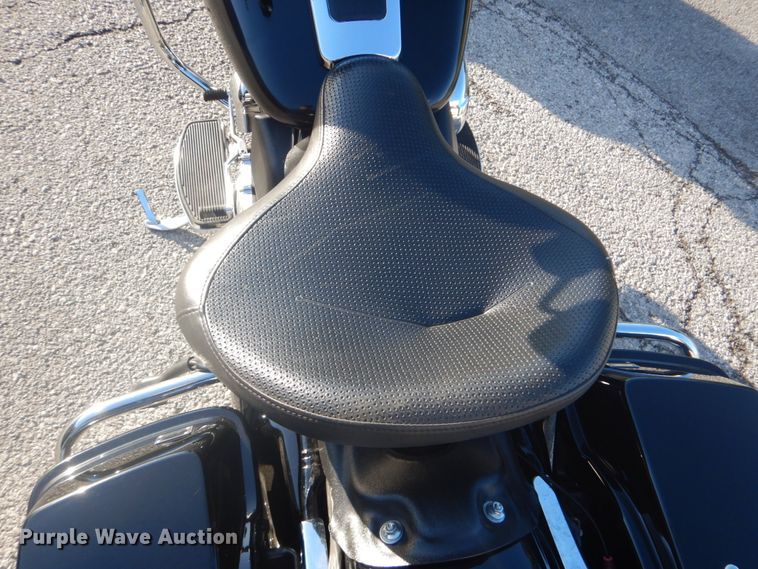 image for item GC9585 2011 Harley Davidson Electra Glide motorcycle