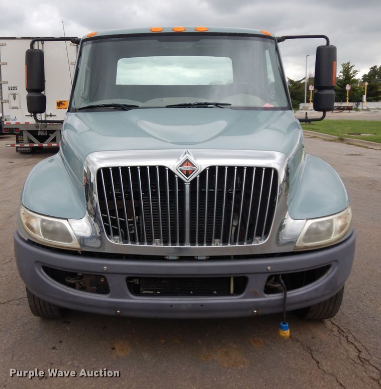 image for item GG9093 2011 International DuraStar 4300 truck cab and chassis