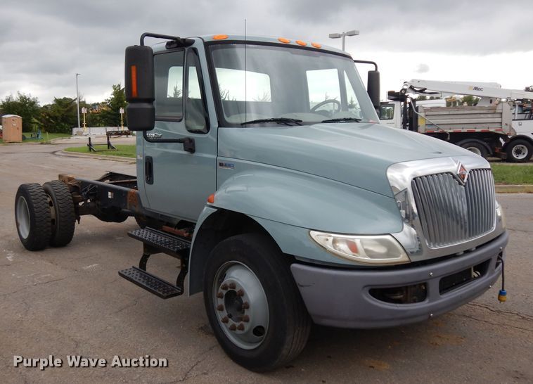 image for item GG9093 2011 International DuraStar 4300 truck cab and chassis