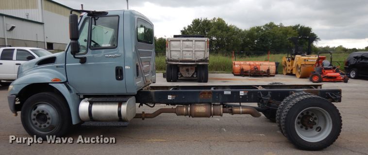 image for item GG9093 2011 International DuraStar 4300 truck cab and chassis