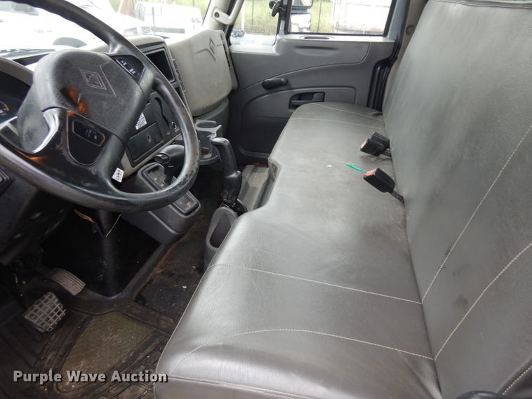 image for item GG9093 2011 International DuraStar 4300 truck cab and chassis